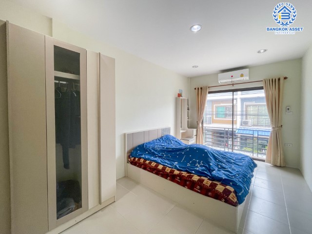 *****ทาวน์เฮ้าส์มือสองย่านสมุทรปราการ ม.วิเศษสุขนคร โครงการ16 ประชาอุทิศ90 เนื้อที่ 18 ตร.ว. ฟังก์ชัน 3 ห้องนอน 2 ห้องน้ำ 1 ที่จอดรถ แถมฟรี! 2 เครื่องปรับอากาศ บนทำเลแห่งการเดินทาง เชื่อมต่อถ.ประชาอุทิศ, ถ.กาญนาภิเษก, ถ.ครุใน จองเลย!